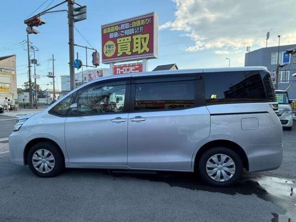 Ref:AUX-18644571 TOYOTA VOXY 2018 - Image 4