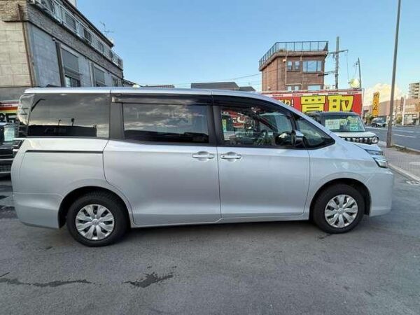 Ref:AUX-18644571 TOYOTA VOXY 2018 - Image 8