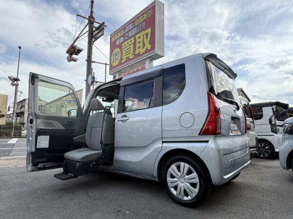 Ref:AUX-18644573 DAIHATSU TANTO 2020