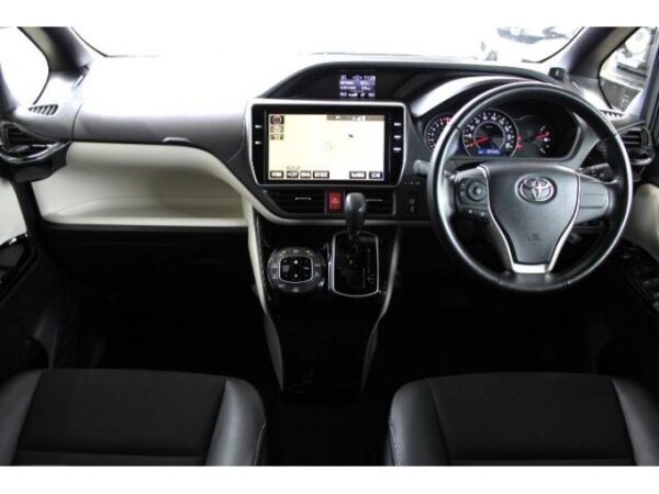 Ref:AUX-18668615 TOYOTA NOAH 2018 - Image 4