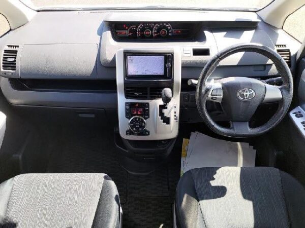 Ref:AUX-18683533 TOYOTA NOAH 2012 - Image 3