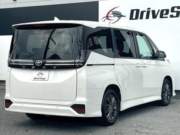 Ref:AUX-18696636 TOYOTA VOXY 2023 - Image 2