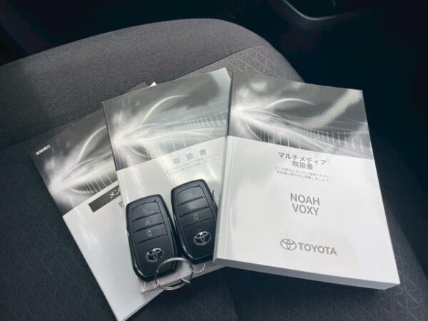 Ref:AUX-18696636 TOYOTA VOXY 2023 - Image 11