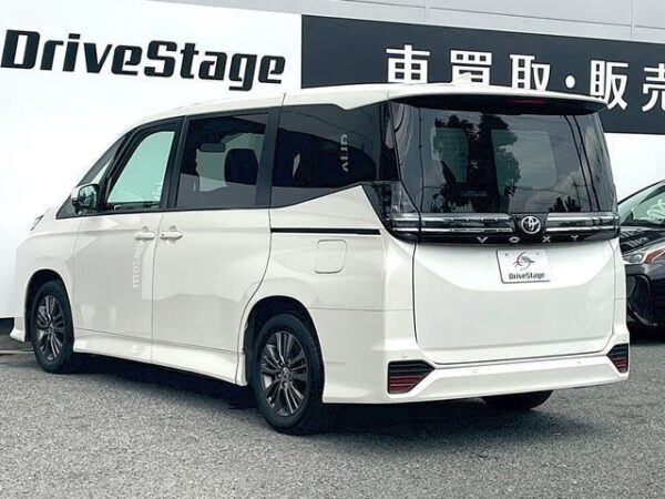 Ref:AUX-18696636 TOYOTA VOXY 2023 - Image 3