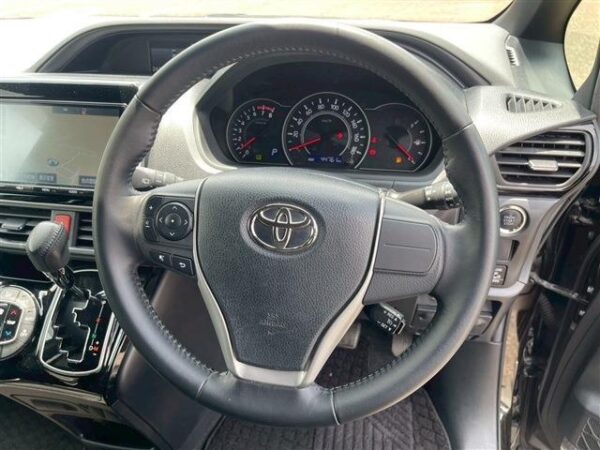 Ref:AUX-18700597 TOYOTA VOXY 2017 - Image 14
