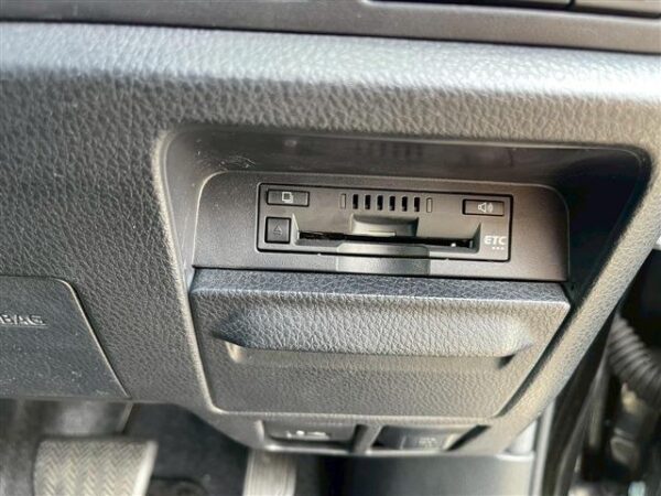 Ref:AUX-18700597 TOYOTA VOXY 2017 - Image 17