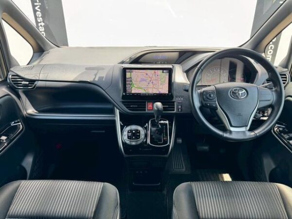 Ref:AUX-18726194 TOYOTA VOXY 2018 - Image 3