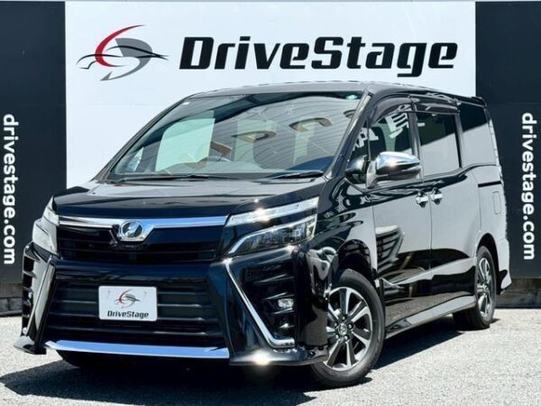 Ref:AUX-18726194 TOYOTA VOXY 2018