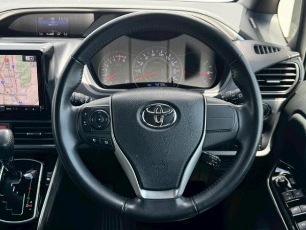 Ref:AUX-18726194 TOYOTA VOXY 2018 - Image 8