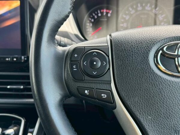Ref:AUX-18726194 TOYOTA VOXY 2018 - Image 9
