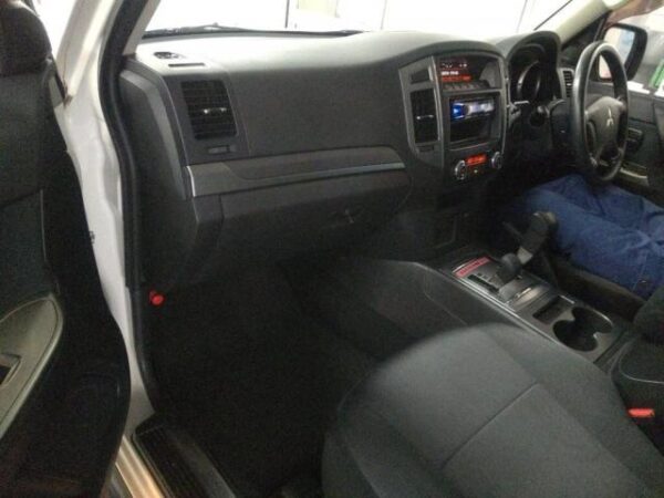 Ref:AUX-18730628 MITSUBISHI PAJERO 2015 - Image 3