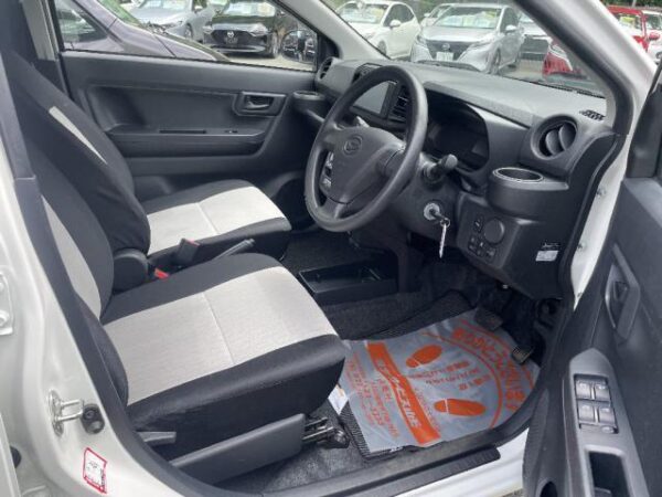 Ref:AUX-18745797 DAIHATSU MIRA E:S 2022 - Image 4