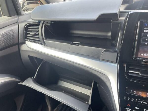 Ref:AUX-18746044 TOYOTA ESTIMA 2017 - Image 17