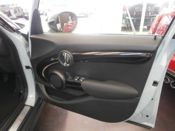 Ref:AUX-18752893 MINI MINI 2018 - Image 14