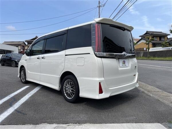 Ref:AUX-18775433 TOYOTA NOAH 2018 - Image 5