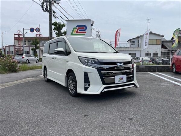 Ref:AUX-18775433 TOYOTA NOAH 2018