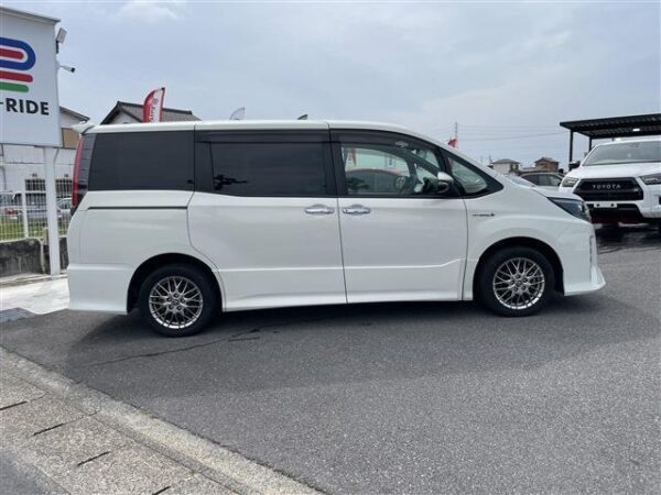 Ref:AUX-18775433 TOYOTA NOAH 2018 - Image 8