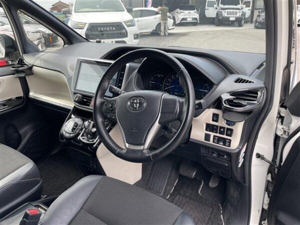 Ref:AUX-18775433 TOYOTA NOAH 2018 - Image 9