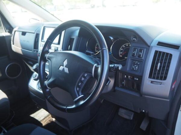 Ref:AUX-18782540 MITSUBISHI DELICA D:5 2010 - Image 7