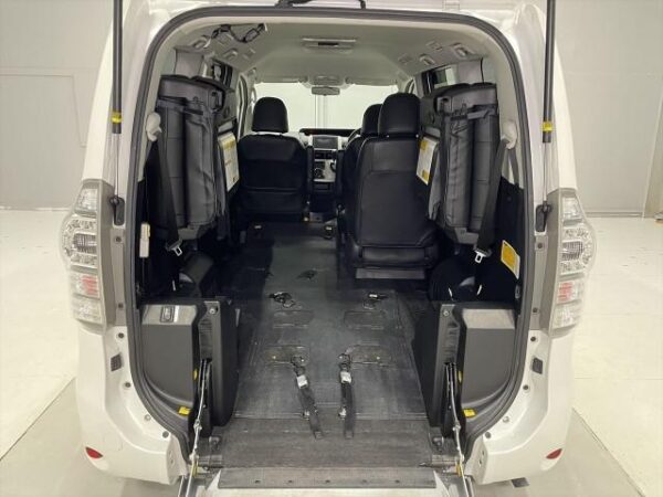 Ref:AUX-18789814 TOYOTA VOXY 2013 - Image 8