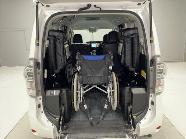 Ref:AUX-18789814 TOYOTA VOXY 2013 - Image 9