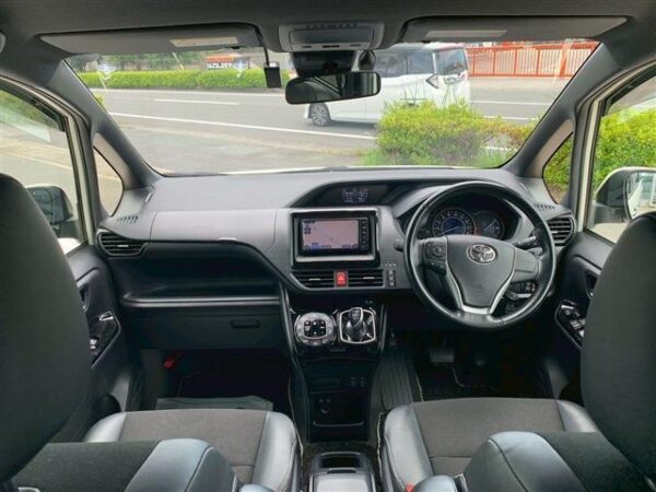Ref:AUX-18790241 TOYOTA NOAH 2017 - Image 14