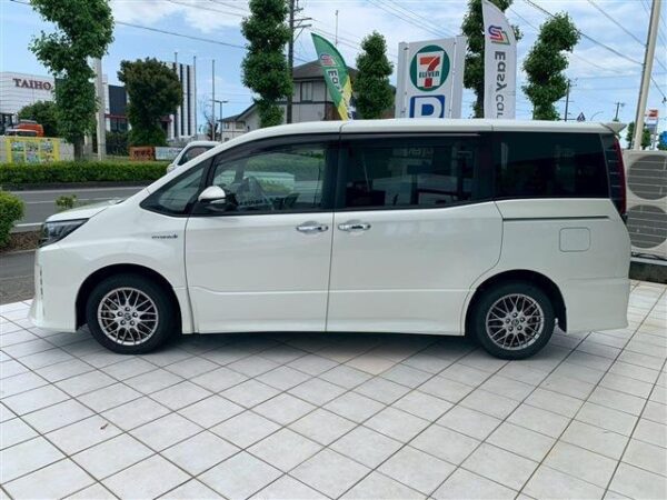 Ref:AUX-18790241 TOYOTA NOAH 2017 - Image 5