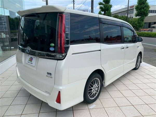 Ref:AUX-18790241 TOYOTA NOAH 2017 - Image 6