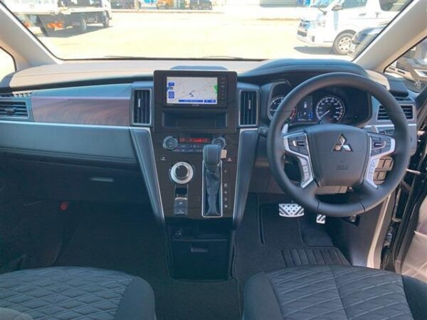 Ref:AUX-18805381 MITSUBISHI DELICA D:5 2024 - Image 7