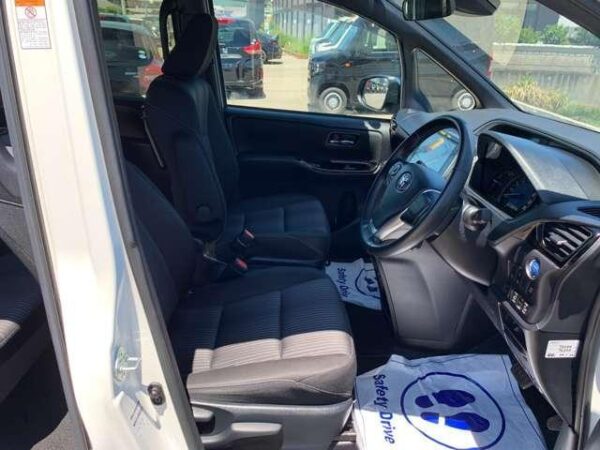 Ref:AUX-18805643 TOYOTA VOXY 2020 - Image 16