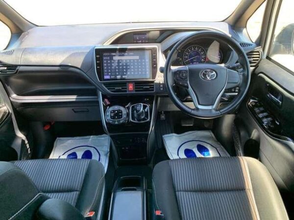 Ref:AUX-18805643 TOYOTA VOXY 2020 - Image 17