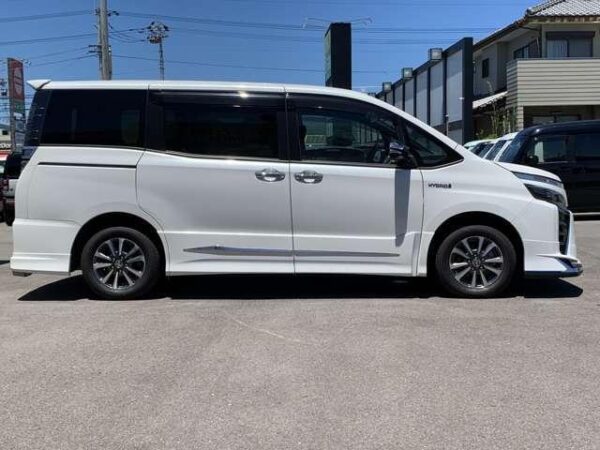 Ref:AUX-18805643 TOYOTA VOXY 2020 - Image 6