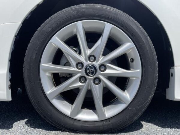 Ref:AUX-18814991 TOYOTA PRIUS ALPHA 2018 - Image 9