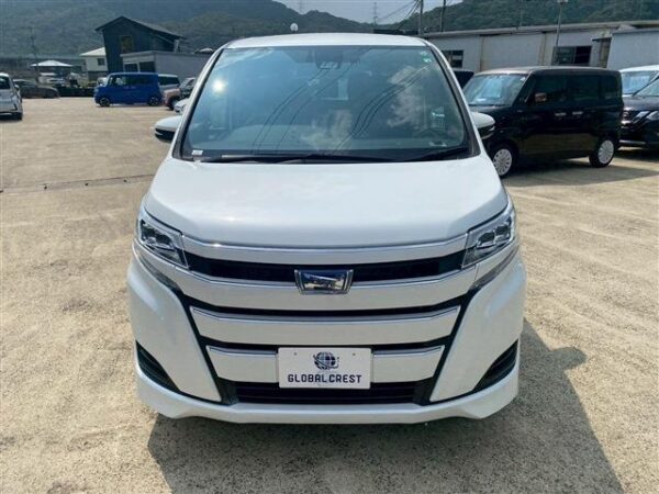 Ref:AUX-18820813 TOYOTA NOAH 2022 - Image 8