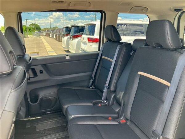 Ref:AUX-18820816 NISSAN SERENA 2023 - Image 18
