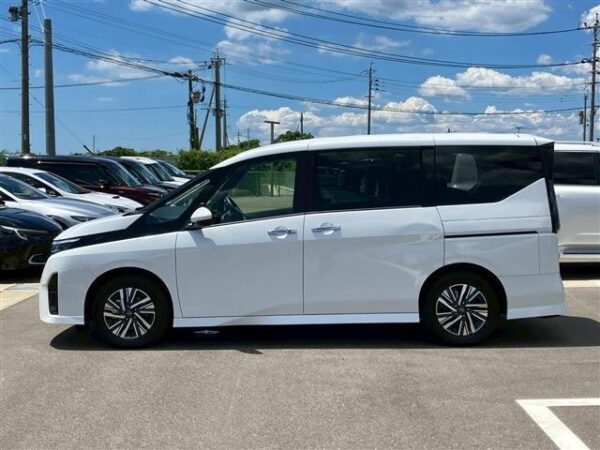 Ref:AUX-18820816 NISSAN SERENA 2023 - Image 6