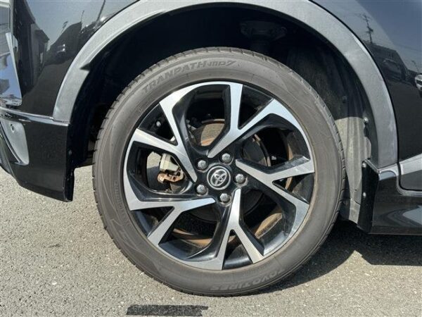 Ref:AUX-18820822 TOYOTA C-HR 2017 - Image 13