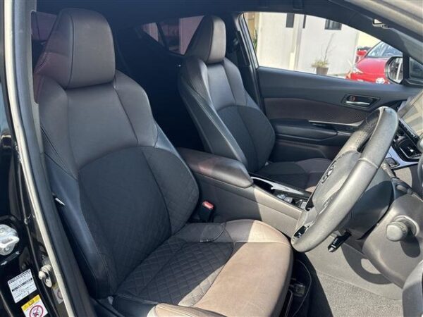 Ref:AUX-18820822 TOYOTA C-HR 2017 - Image 19