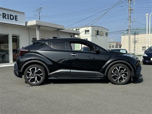 Ref:AUX-18820822 TOYOTA C-HR 2017 - Image 3