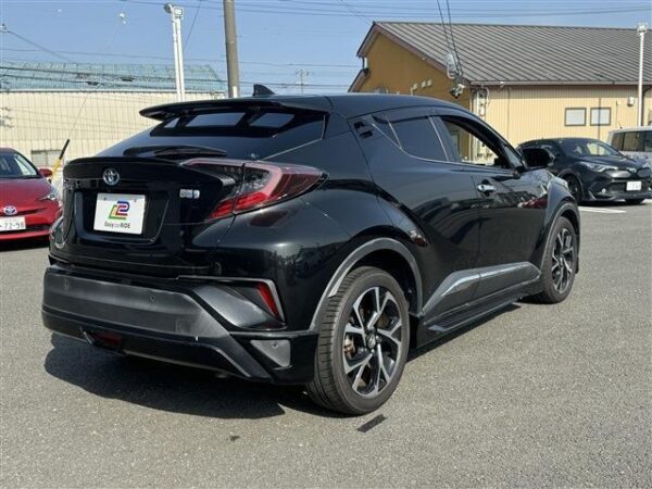 Ref:AUX-18820822 TOYOTA C-HR 2017 - Image 4