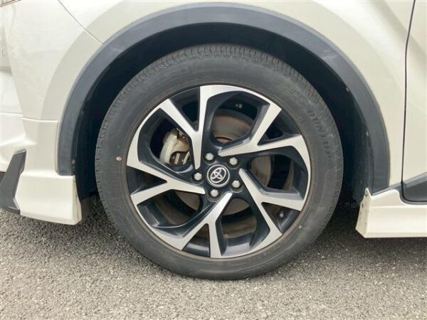Ref:AUX-18820824 TOYOTA C-HR 2018 - Image 12
