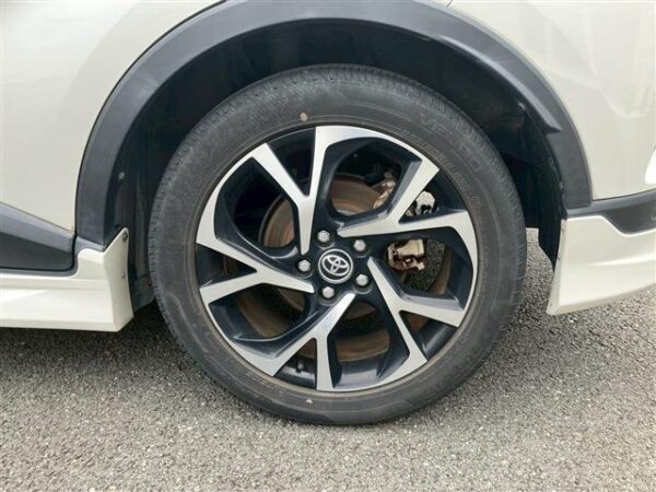 Ref:AUX-18820824 TOYOTA C-HR 2018 - Image 13
