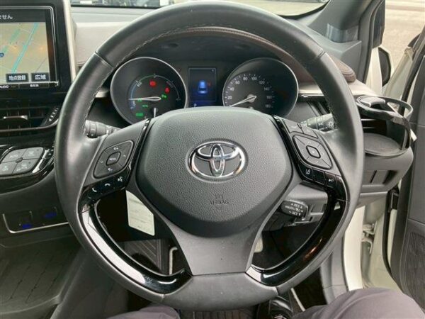 Ref:AUX-18820824 TOYOTA C-HR 2018 - Image 16