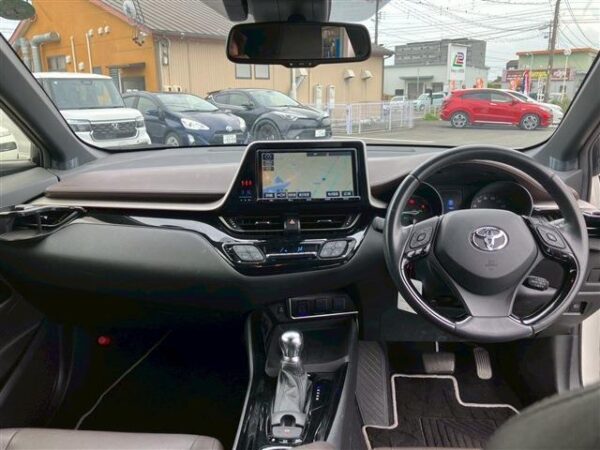 Ref:AUX-18820824 TOYOTA C-HR 2018 - Image 18