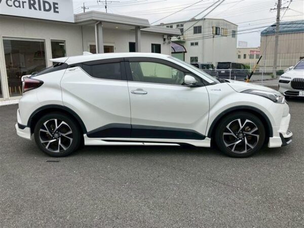 Ref:AUX-18820824 TOYOTA C-HR 2018 - Image 3