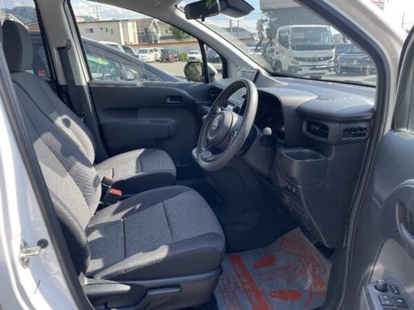 Ref:AUX-18850080 TOYOTA SIENTA 2023 - Image 5