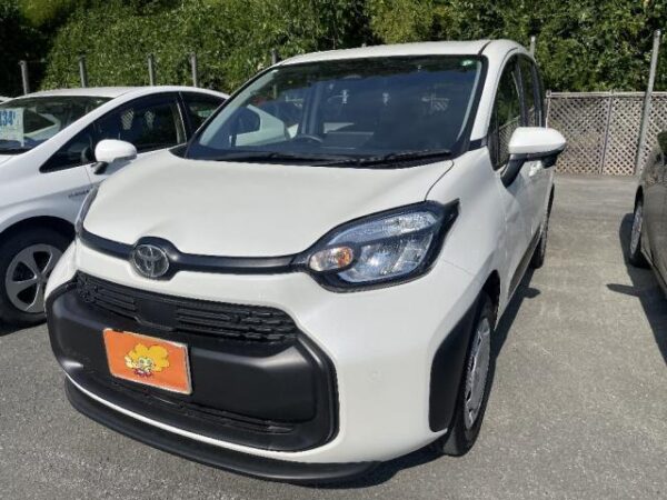 Ref:AUX-18850080 TOYOTA SIENTA 2023