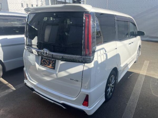 Ref:AUX-18850086 TOYOTA NOAH 2020 - Image 12