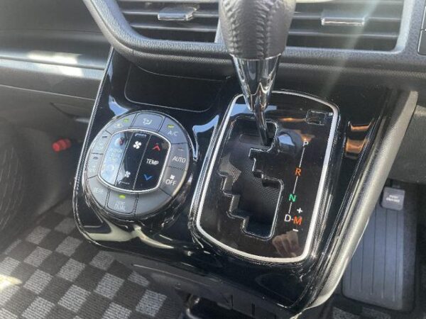 Ref:AUX-18850086 TOYOTA NOAH 2020 - Image 15