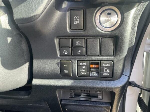Ref:AUX-18850086 TOYOTA NOAH 2020 - Image 16